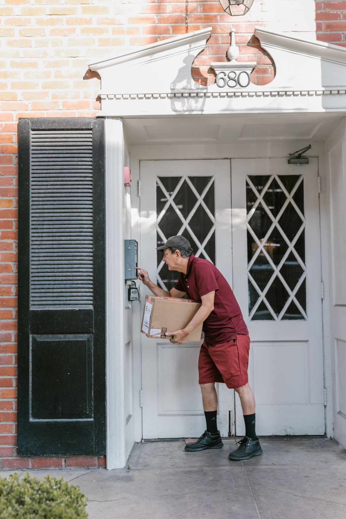 Courier & Logistics